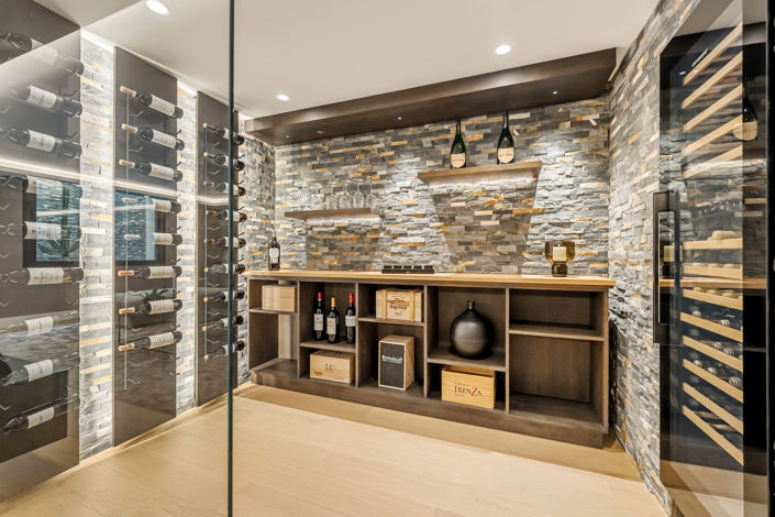 Image No.40-5 Bed Property for sale