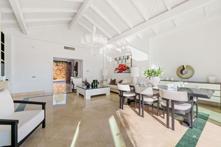 Image No.16-4 Bed Property for sale