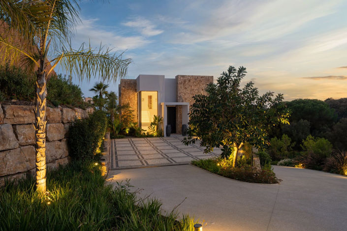 Image No.32-5 Bed Property for sale