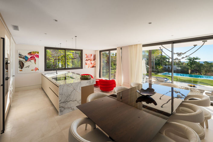 Image No.4-5 Bed Property for sale