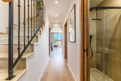 13-5fd73dea700db77384c091ca9818b1a9