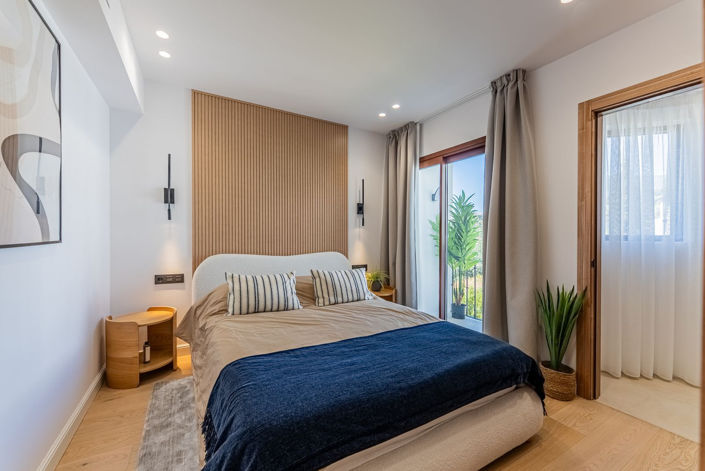 Image No.17-3 Bed Property for sale