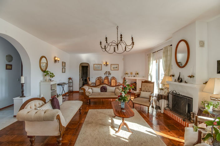 Image No.15-4 Bed Property for sale