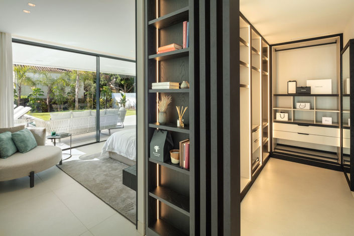 Image No.5-5 Bed Property for sale