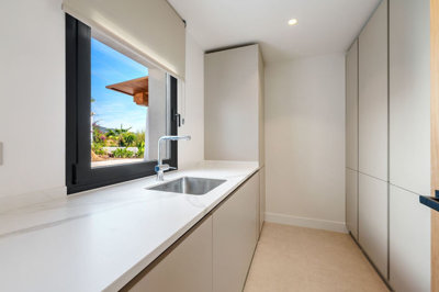 11-20939a0134ad724a8cb2a801094d15a4