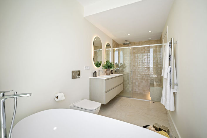 Image No.21-4 Bed Property for sale