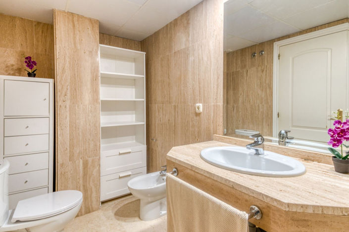 Image No.15-1 Bed Property for sale