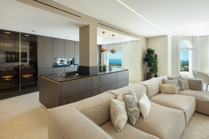 Image No.5-4 Bed Property for sale