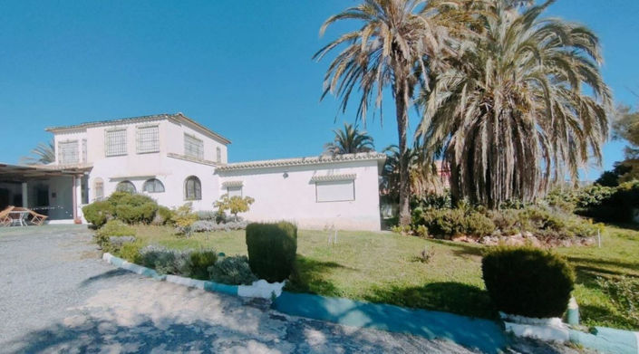 Image No.11-4 Bed Property for sale