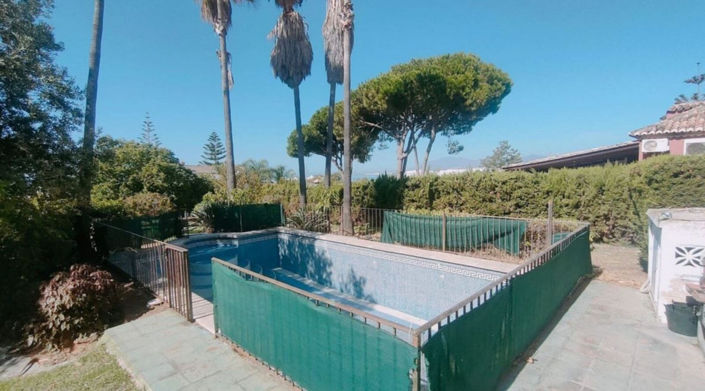 Image No.14-4 Bed Property for sale