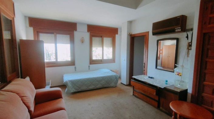 Image No.3-4 Bed Property for sale