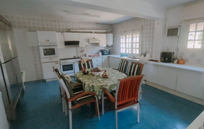 Image No.4-4 Bed Property for sale