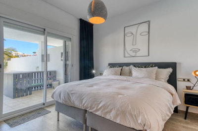 10-bb915d1cb19341576dcdc994b81ab9c5