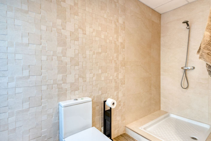 Image No.16-3 Bed Property for sale