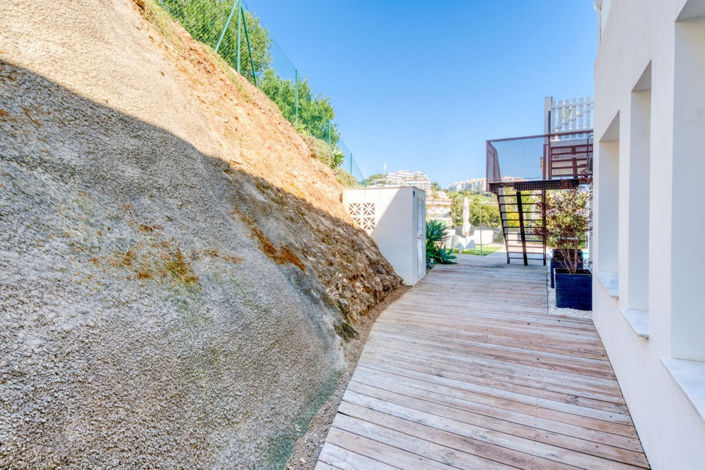 Image No.25-3 Bed Property for sale