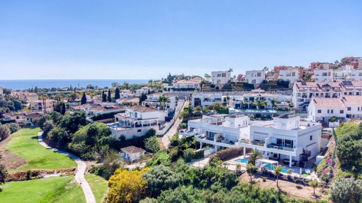 Image No.39-3 Bed Property for sale