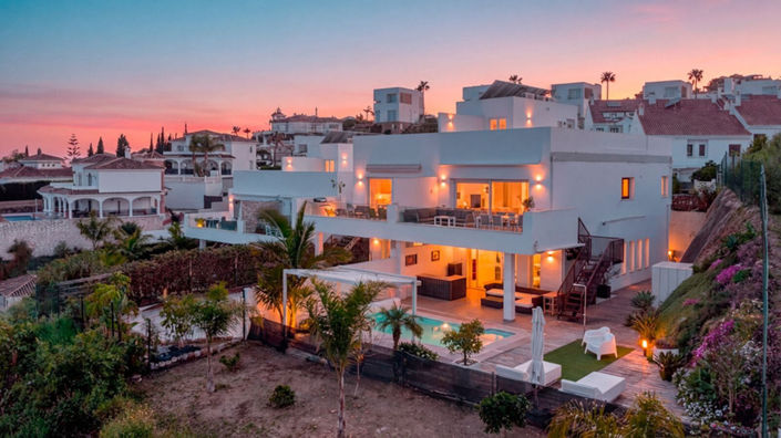 Image No.42-3 Bed Property for sale