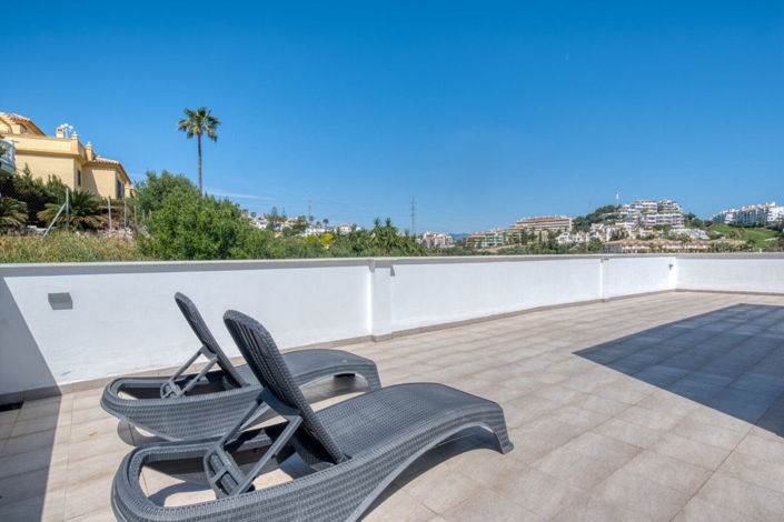 Image No.43-3 Bed Property for sale