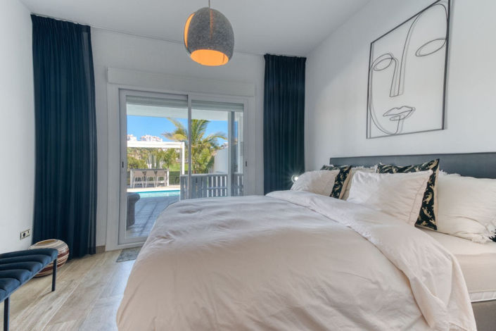 Image No.8-3 Bed Property for sale