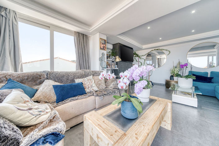 Image No.13-5 Bed Property for sale