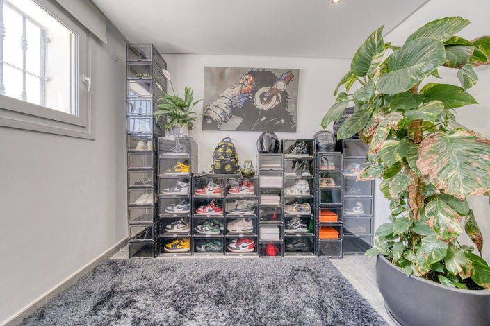 Image No.22-5 Bed Property for sale