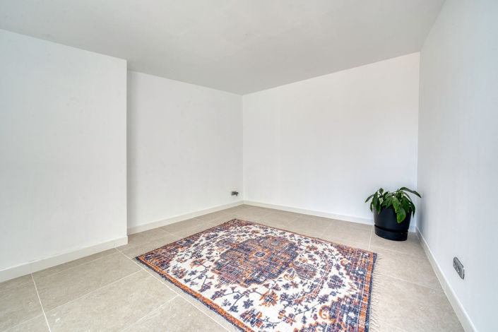 Image No.36-5 Bed Property for sale