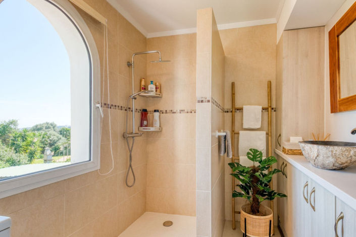 Image No.14-2 Bed Property for sale