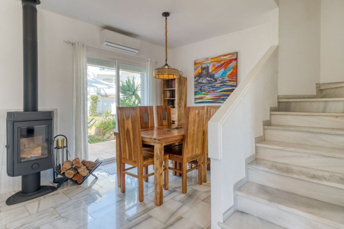 Image No.18-2 Bed Property for sale