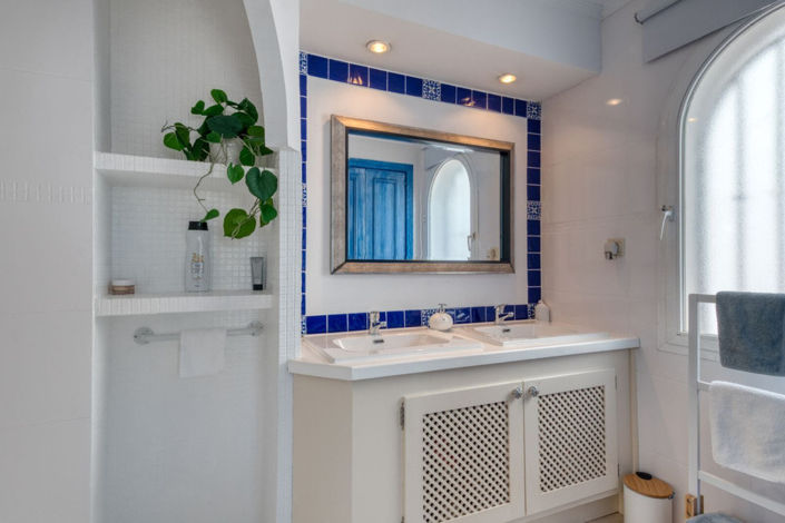 Image No.28-2 Bed Property for sale