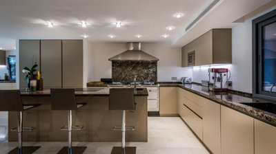 8-e64a9055bba3e77ac8aca3b893cdf826