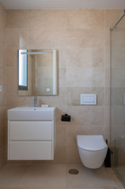 12-53013098fcab6c38b1379cd33298e050