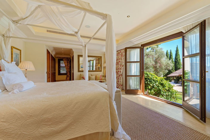 Image No.4-6 Bed Property for sale