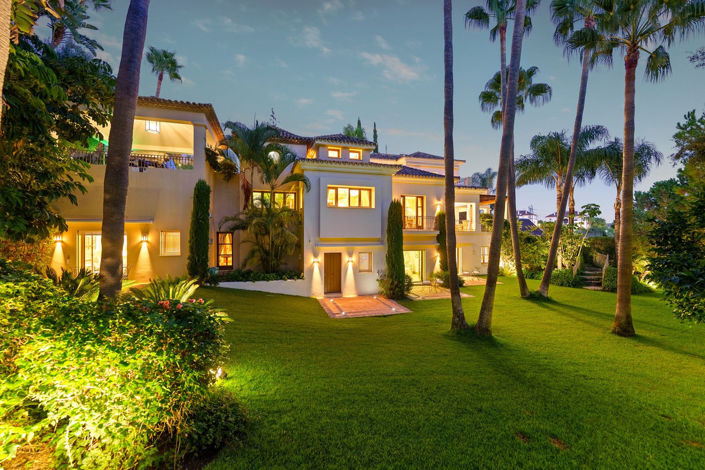 Image No.41-6 Bed Property for sale