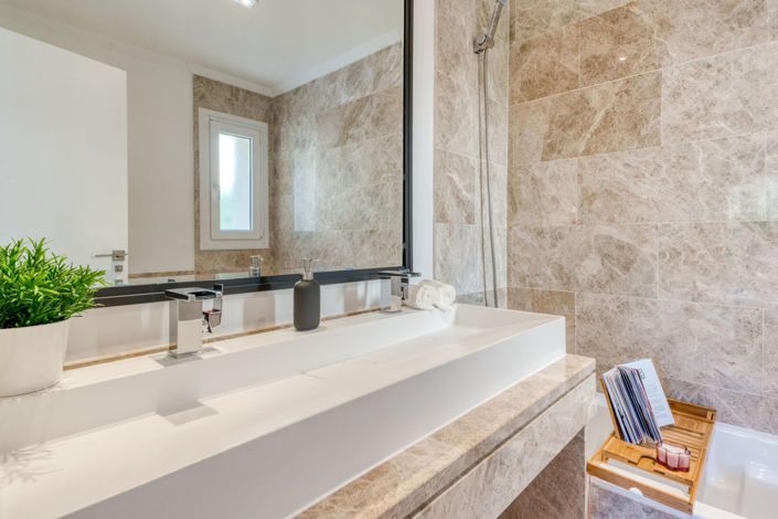 Image No.25-4 Bed Property for sale