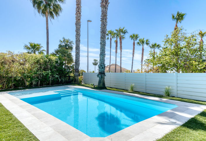 Image No.30-4 Bed Property for sale