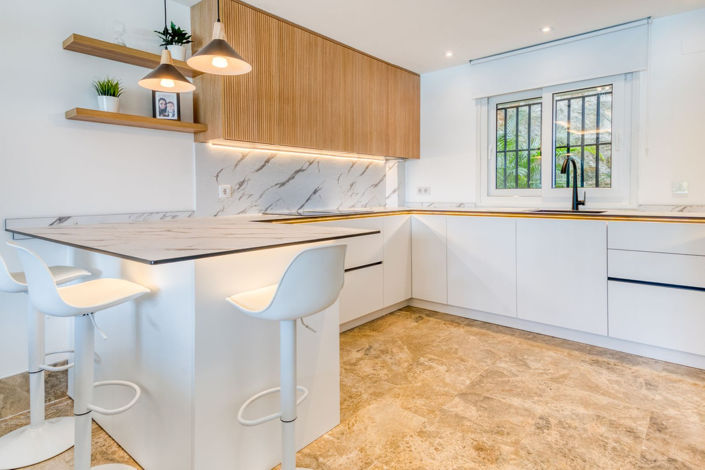 Image No.5-4 Bed Property for sale