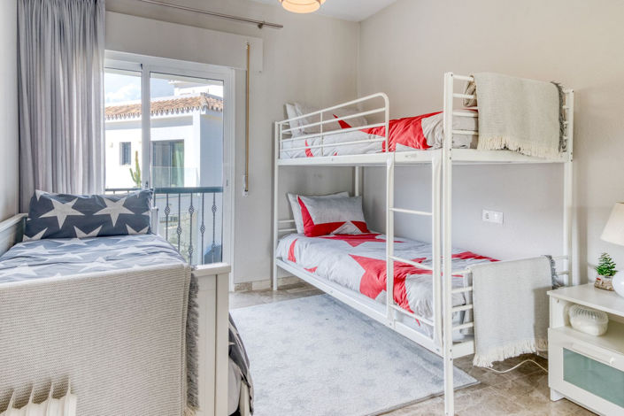 Image No.14-4 Bed Property for sale