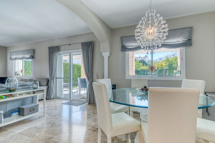 Image No.20-4 Bed Property for sale