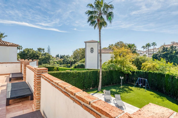 Image No.4-4 Bed Property for sale