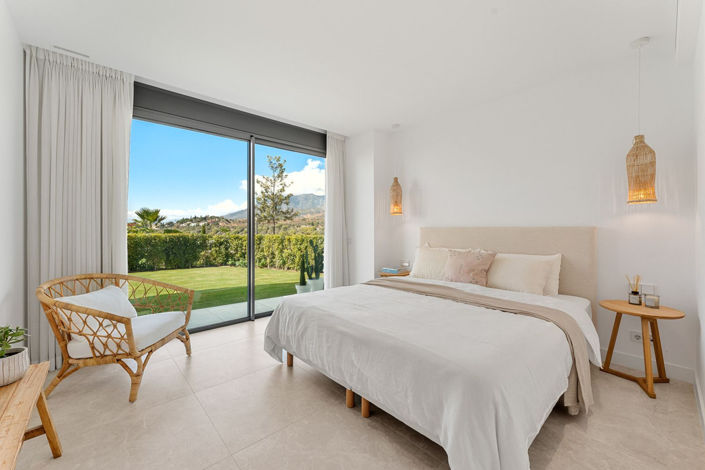 Image No.18-4 Bed Property for sale