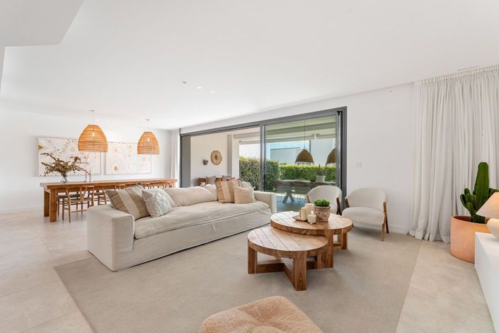 Image No.2-4 Bed Property for sale