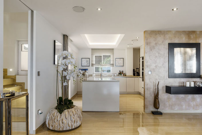 Image No.12-4 Bed Property for sale