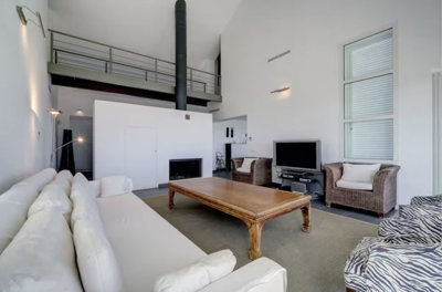 10-bb915d1cb19341576dcdc994b81ab9c5