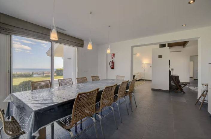 Image No.16-6 Bed Property for sale