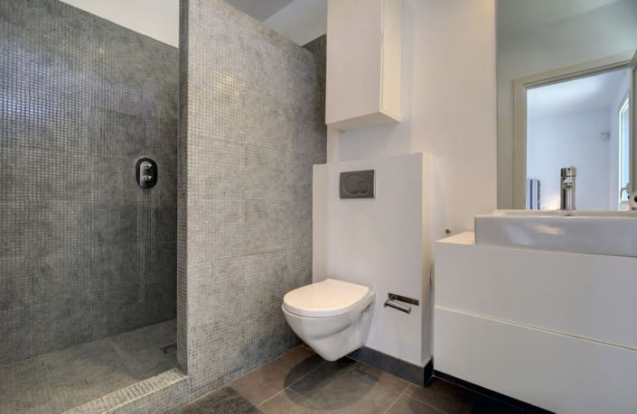 Image No.34-6 Bed Property for sale