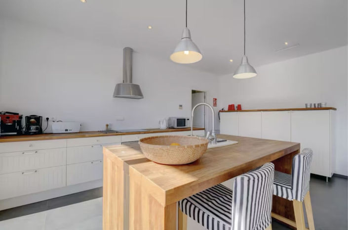 Image No.54-6 Bed Property for sale