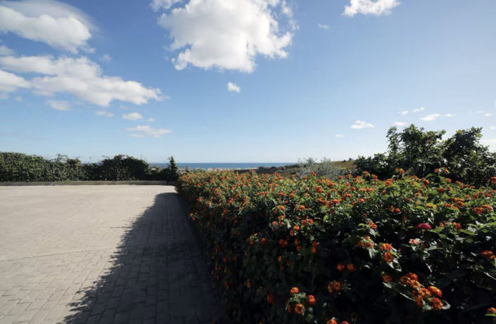 Image No.58-6 Bed Property for sale