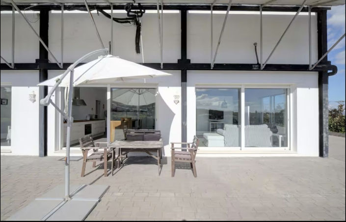 Image No.60-6 Bed Property for sale