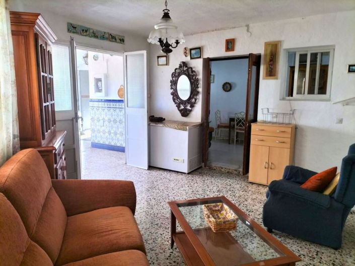 Image No.10-3 Bed Property for sale