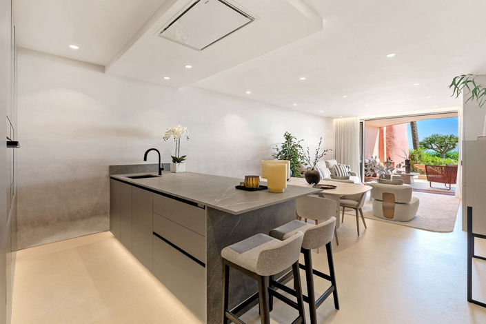 Image No.12-3 Bed Property for sale